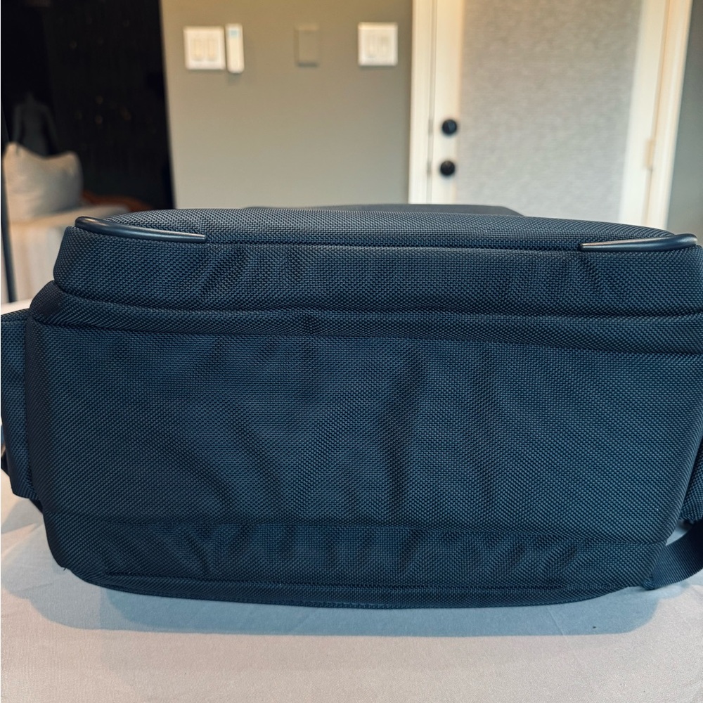 Briggs & Riley Navy/Black Large Cargo Backpack Lifetime Guarantee | NWOT - Picture 5 of 16